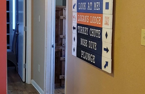 Ghent Condo | Winterplace Condo 3 bed/2 bath Ski in ski out.