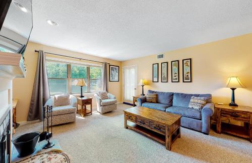 Ludlow Apartment | Winterplace G205