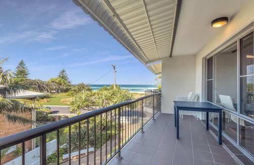 North Creek Apartment | Wintersview 2 - Beach Frontage Apartment