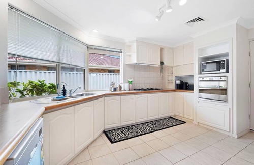 Winthrop House | Winthrop Mansion - 5 Bed, 3 Bath, Pool Table, BBQ