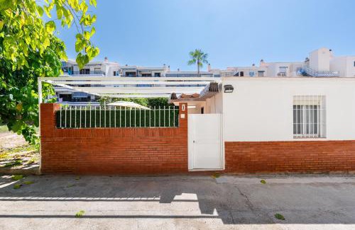 La Cala del Moral Apartment | WintowinRentals Close to the beach, Private Terrace & Parking