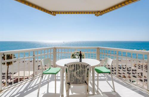 Fuengirola City Centre Apartment | WintowinRentals Relax & Frontal Sea View in Fuengirola