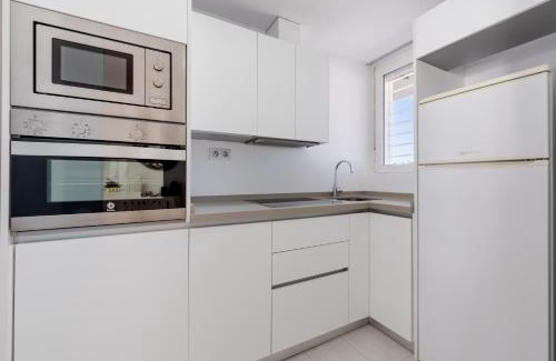 Fuengirola City Centre Apartment | WintowinRentals Relax & Frontal Sea View in Fuengirola