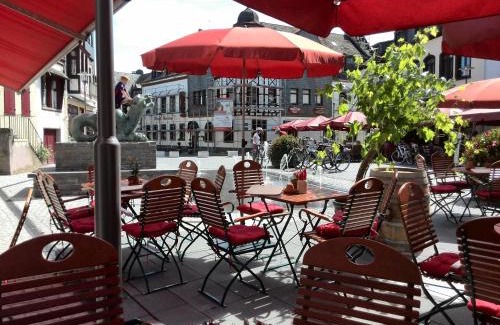 Kobern-Gondorf House | Winzerhäuschen am Brunnen