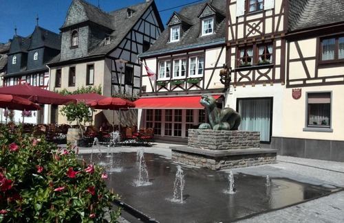 Kobern-Gondorf House | Winzerhäuschen am Brunnen