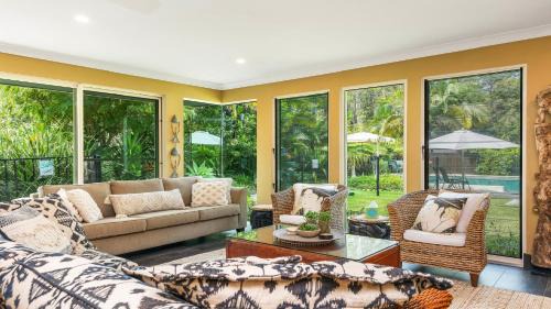 Macmasters Beach House | 'Wirreanda Retreat - Acreage' by HolidayCo
