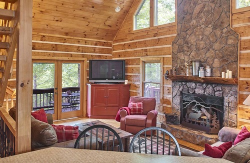 Morganton Cabin | Wise Mountain Retreat - North GA Cabin | Mountain views | Hot tub