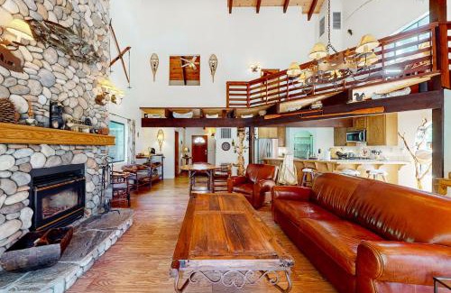 Bass Lake House | Wishing Well Cabin