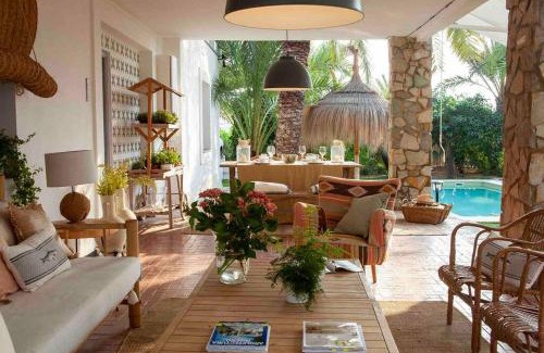 Algoda House | Wishome-La Casa del Zurdo, oasis de palmeras en Alicante con piscina