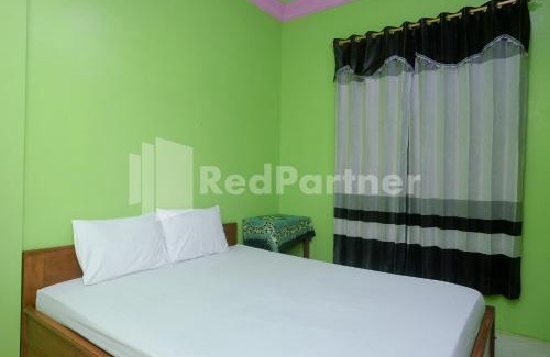 Karanganyar Hotel | Wisma Giri Mulyo B near Grojogan Sewu Mitra RedDoorz