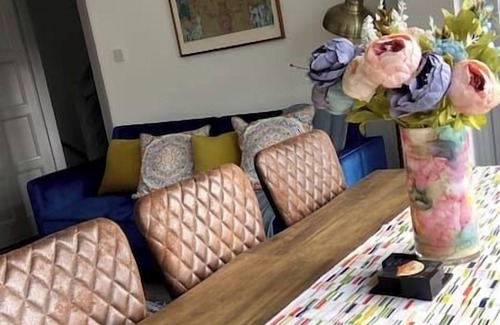 Whittington Apartment | Wisteria Apartment For the Perfect London Getaway
