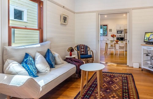 Katoomba Cottage | Wisteria Cottage - One Bedroom Cottage, Sleeps 3