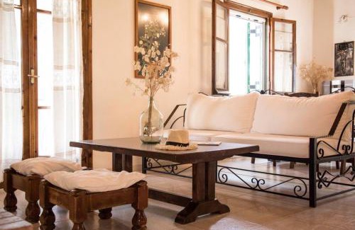 Melikia House | Wisteria House