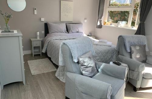 Bath Apartment | Wisteria Lodge