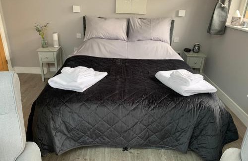 Bath Apartment | Wisteria Lodge