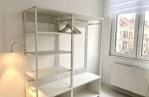 Brussels Apartment | Wit II, Near Metro, Train N7670