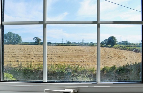 Pembroke Cottage | With a large garden, this farmhouse is an ideal property for a family holiday.