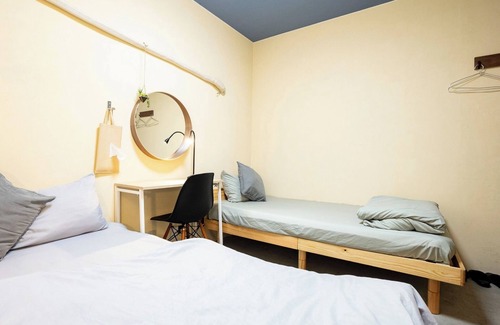 Ichikawa Hotel | With dedicated projectorDouble single twinThe/Ichikawa Chiba