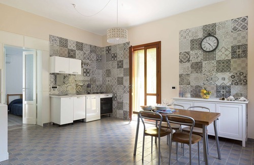 Spisone House | with Garden & Parking, 150m to the beach of Spisone