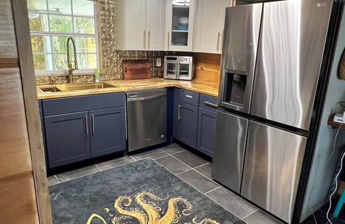 Inglis House | Withlacoochee Pirate River House - PET FRIENDLY
