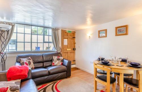 Ixworth House | Wits End Cottage