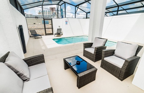 Kissimmee House | WMA4951 Summary: Stor