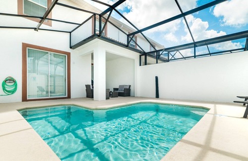 Kissimmee House | WMA4951 Summary: Stor