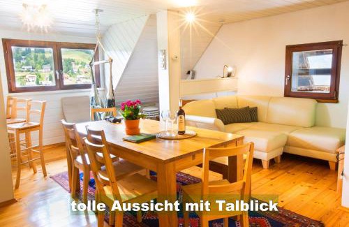 Todtnauberg Apartment | Wohlfühl-Ferienwohnung 80 qm, 8 Personen, Aussicht & Heimkino