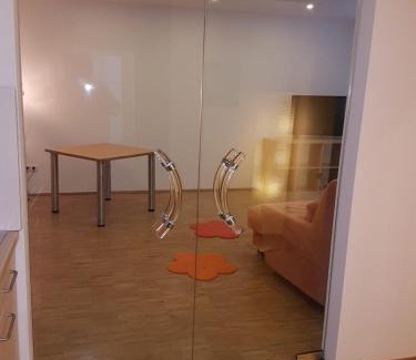 Herdecke Apartment | Wohnen im Souterrain einer Villa