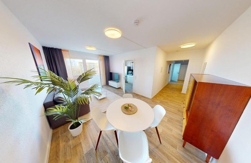Morgenleite Apartment | Wohnen ohne Hindernisse, nur 170m bis zur Haltestelle der Linie 5, WLAN