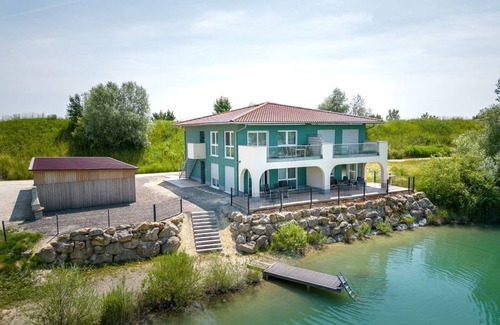 Leipheim Apartment | Wohnung F2 im Erdgeschoss Gemütlich im Mediterranen Stil Eingerichtet