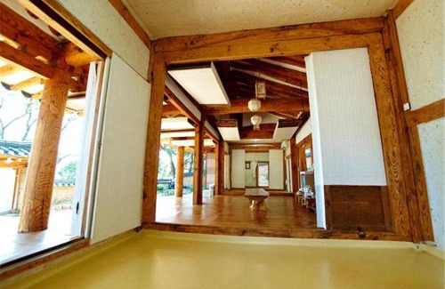 Gyeongju House | Wolamjae