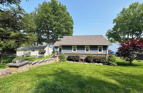 Wolcott Cottage | WOLCOTT NY Waterfront cottage rental on Port Bay seasonal available 2025