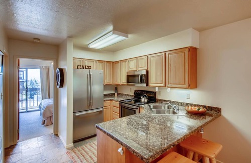 Wolf Creek Condo | Wolf Lodge 2BR Condo in Eden ,Utah Sleeps 6 Just minutes from Powder Mountain