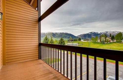 Wolf Creek Apartment | Wolf Lodge Condo #610