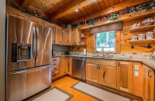 Lake Lure Cabin | Wolf River Lodge - Mr Lake Lure Vacation Rentals
