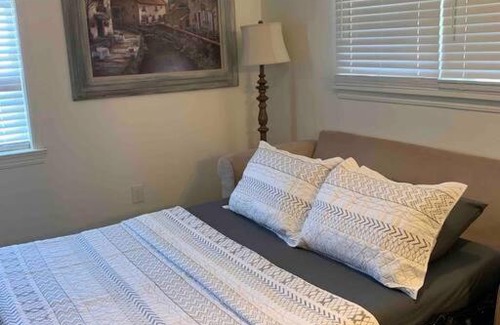 Amarillo House | Wolflin Hideaway Conveniently located off I-40