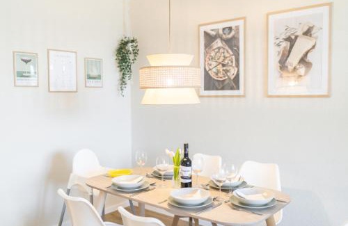 Wolfsburg Apartment | Wolfsburg Innenstadt - HAPPYHOME - direkt in der Porschestraße, 5 Personen & Kind, 3 Zimmer
