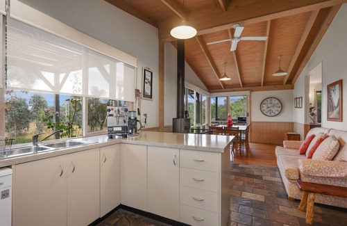 Goughs Bay House | Wollondilly - Mansfield - Sleeps 10