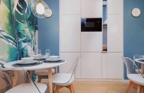 Wola Apartment | Wolska 45 | Dark Blue Studio | Air Conditioning