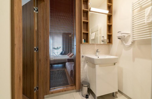 Wola Apartment | Wolska Suits