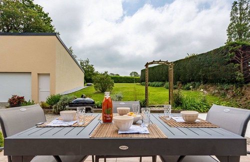 Bolleville House | Wonderful private villa for 6 guests with WIFI, TV, terrace, pets allowed and parking