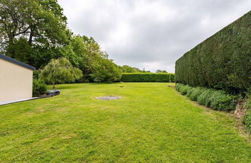 Bolleville House | Wonderful private villa for 6 guests with WIFI, TV, terrace, pets allowed and parking