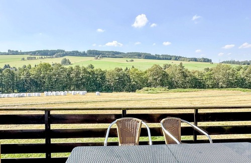 Velke Petrovice House | Wonderful private villa with WIFI, pool, TV, patio, pets allowed, panoramic view and parking