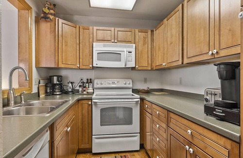 Durango Condo | Wonderful 2 bedroom 21/2 bath condo on 2 levels with nice views