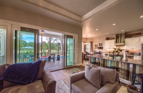 New Braunfels House | Wonderful 3/2 home on Lake dunlap! Private Pool!