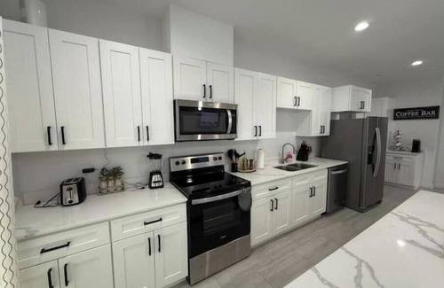 Northside House | Wonderful 3-bedroom house with AC in Houston