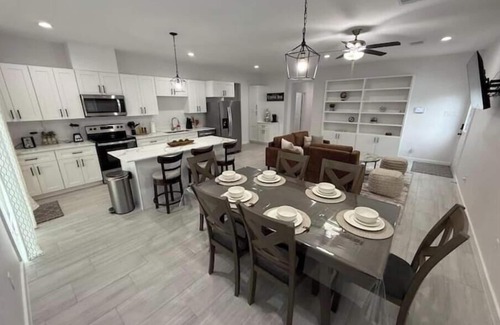 Northside House | Wonderful 3-bedroom house with AC in Houston