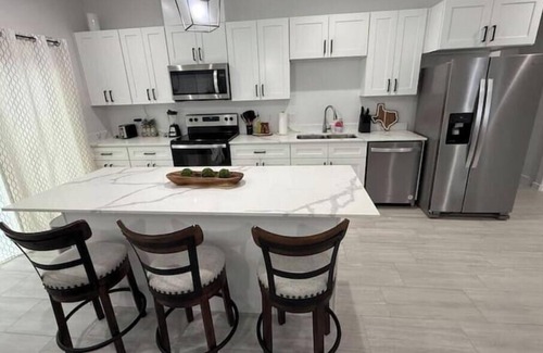 Northside House | Wonderful 3-bedroom house with AC in Houston