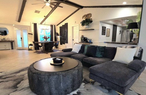 Caloosahatchee House | Wonderful 3-bedroom house with AC in Cape Coral